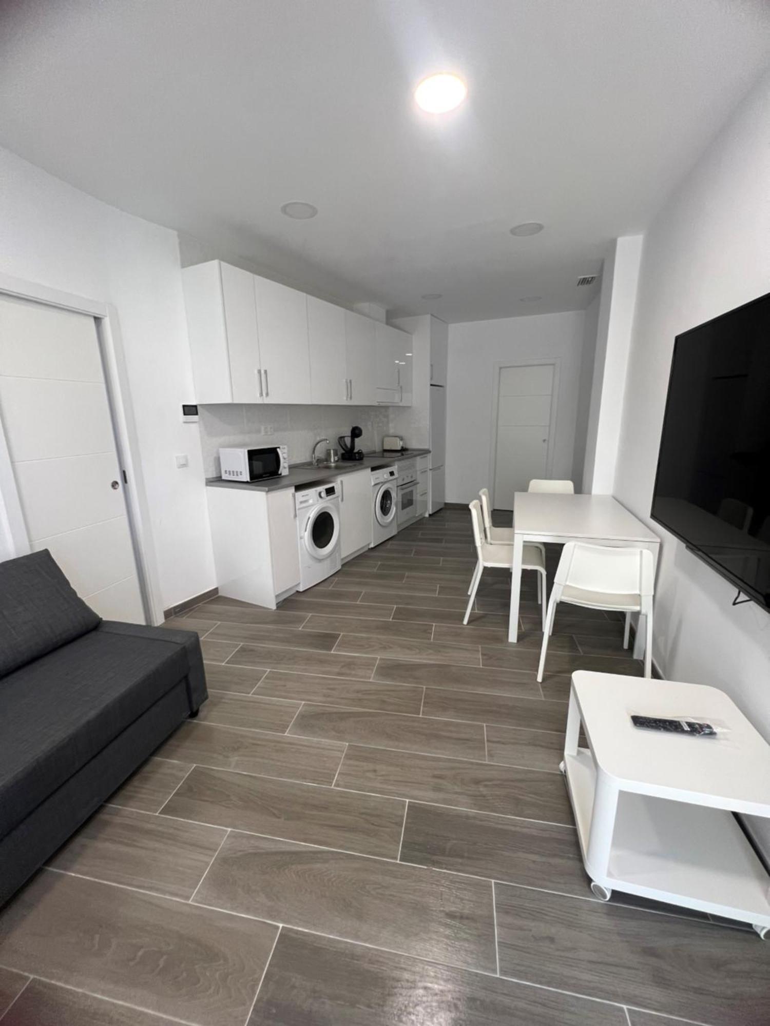Apartamentos Montalvo Metropolis C 托雷莫利诺斯 外观 照片