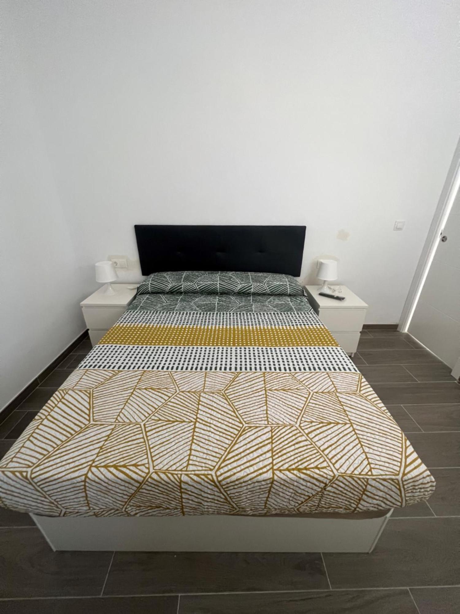 Apartamentos Montalvo Metropolis C 托雷莫利诺斯 外观 照片